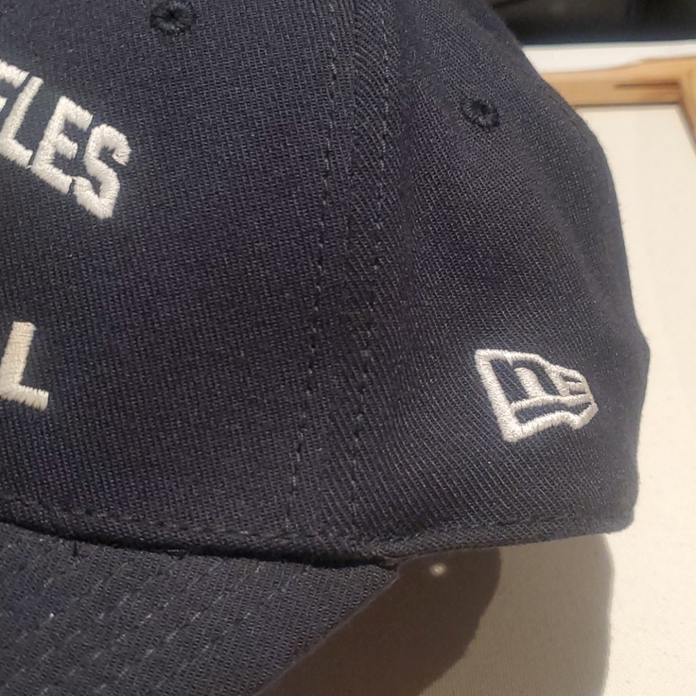 Los Angeles Rams hat - Picture 2 of 6